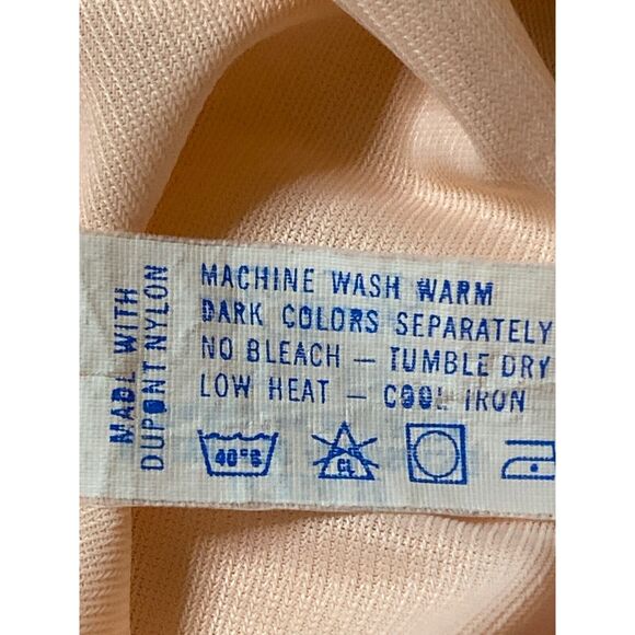 VTG Vanity Fair Pink Robe Women Sz L Lightweight Button Front Floral Embroidery - Picture 7 of 7